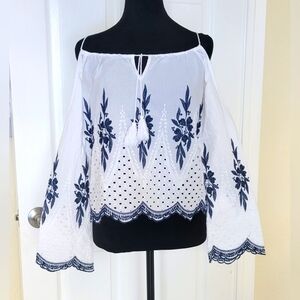 VENUS Cold Shoulder Top